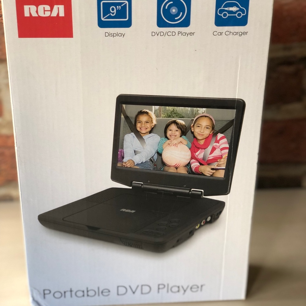 RCA Portable DVD Player, 9” display